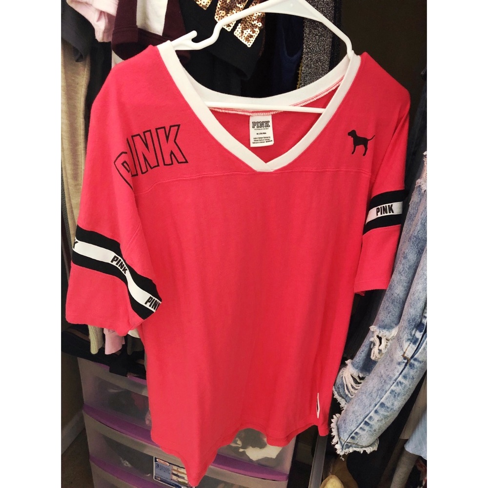 2 VS PINK T-shirts